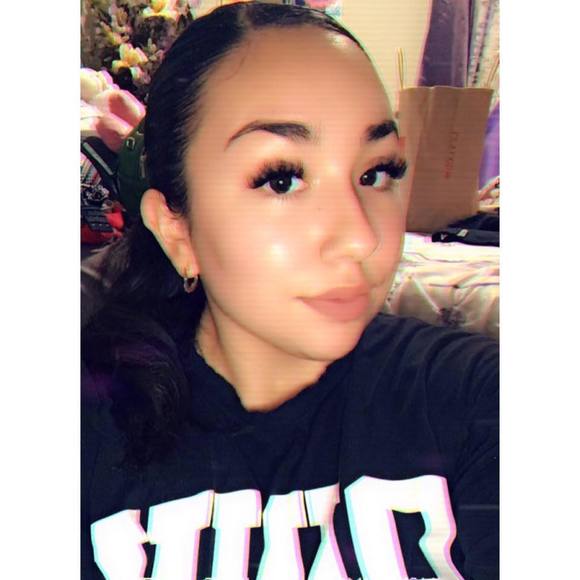 Meet your Posher, Karla - Picture 1 of 1